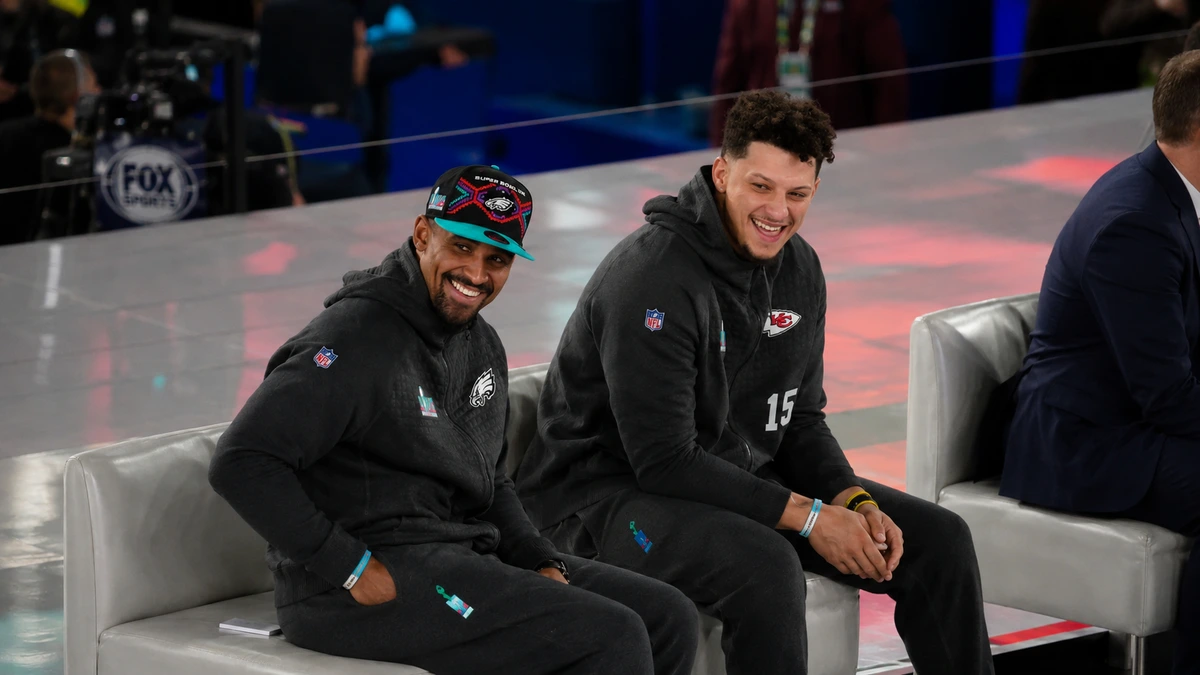 AI illustration of Philadelphia Eagles quarterback Jalen Hurts and Kansas City Chiefs quarterback Patrick Mahomes facing off at Super Bowl LIX
