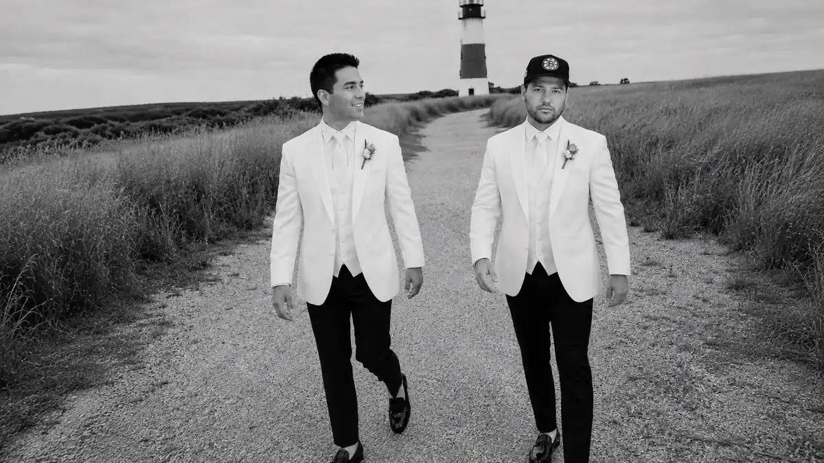 couple on cape 
